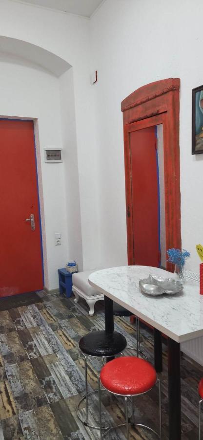 4 Chocolate Apartments In Old Tbilisi Exterior foto